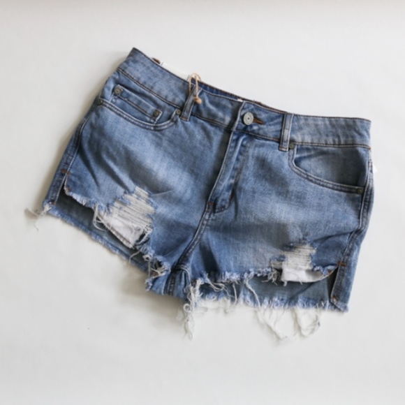 Indigo Rein Pants - NWT Distressed Highrise Jean Shorts Size 29